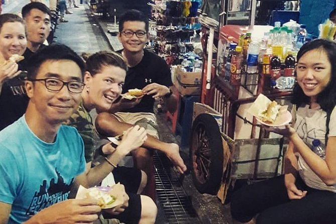 Small-Group Walking and Food Tour by Night in Yogyakarta - Becak Rides Without the Haggle: Why the Transport Part Matters