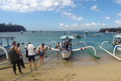 Snorkeling Package at Padang Bai Blue Lagoon - Guides, Group Size, and How the Trip Stays Friendly