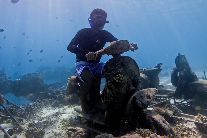 Snorkeling with turtle and statue in Gilis - Quick hits before you go