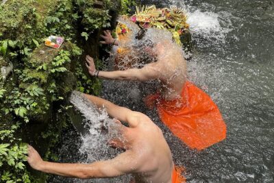 Spiritual Cleansing Ritual and Shamanic Healing in Bali - Mengening Temple and Tampak Siring: The Melukat Purification Experience