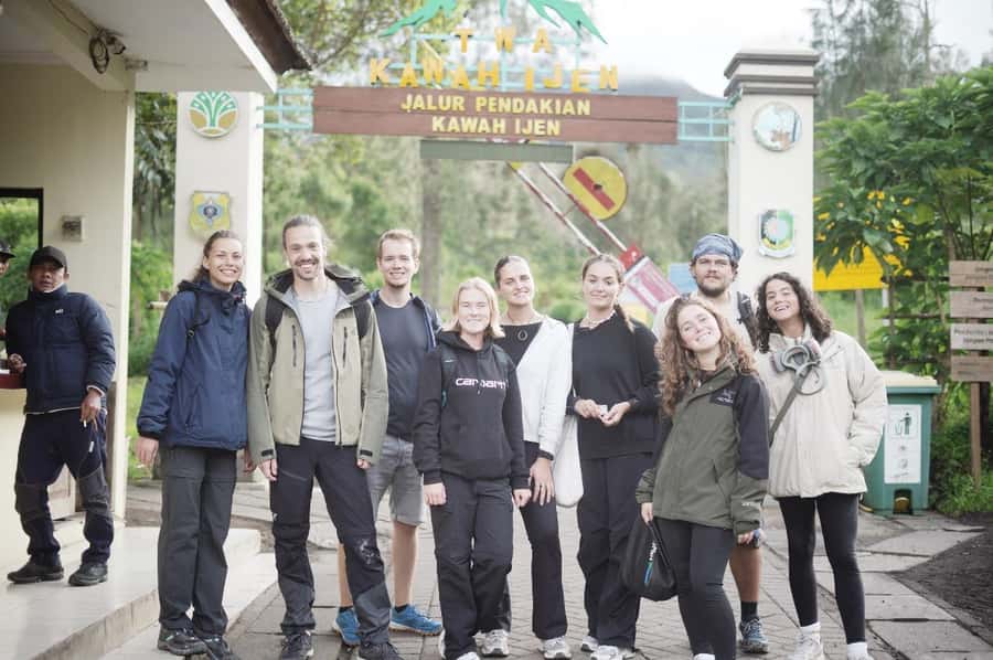 Start: Malang! Tumpak Sewu, Bromo, Ijen 3-Day Tour - Day 3: Ijen midnight trek, summit sunrise, and the ferry to Bali