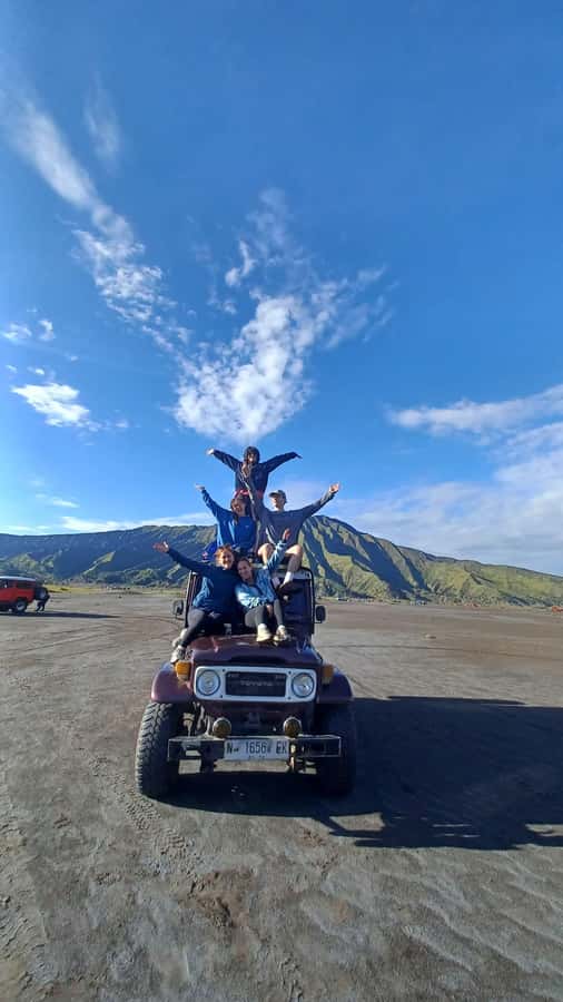 Start: Malang! Tumpak Sewu, Bromo, Ijen 3-Day Tour - Day 1: Tumpak Sewu waterfall viewpoints, Tetes Cave, and a lunch stop
