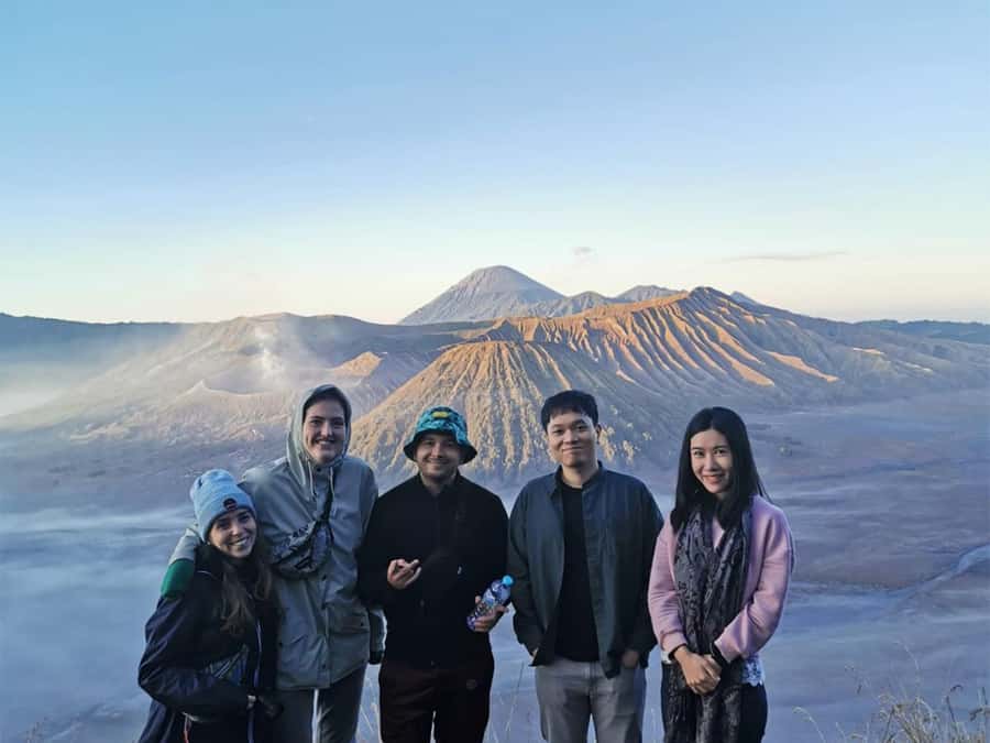 Start Surabaya or Malang Tumpak Sewu Bromo Ijen 3 Days - Guides and communication: the difference between a trip and an easy trip