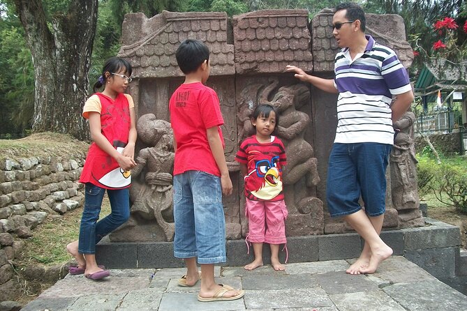 Sukuh and Cetho Temple Tour from Yogyakarta - Radya Pustaka Museum: Old Objects, Clear Context