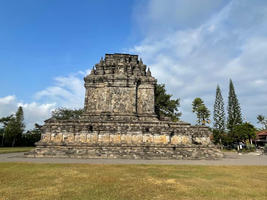 Sunrise at Punthuk Setumbu, Borobudur Temple, Mendut & Pawon - Your Borobudur day: guided, photo-friendly, and built to move