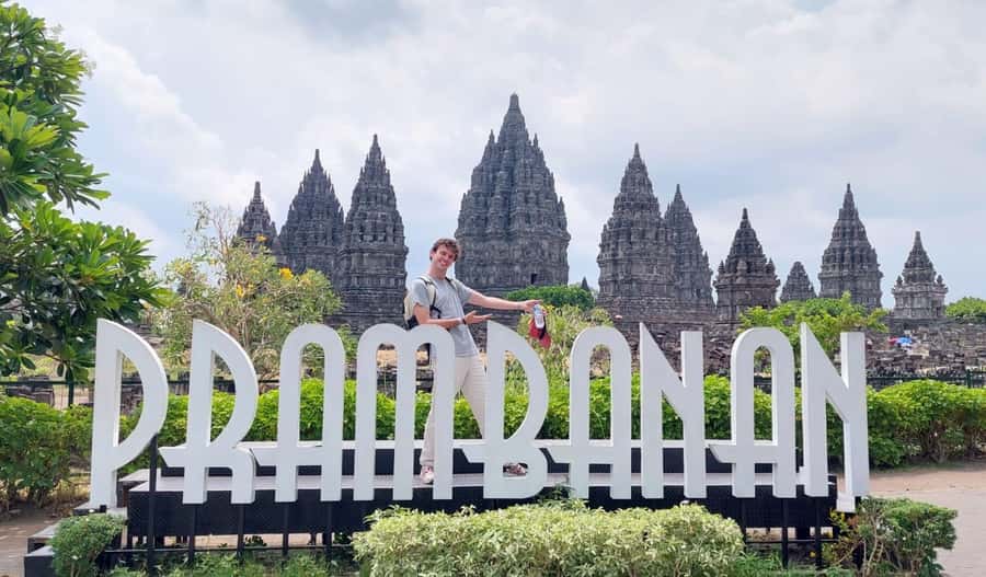 Sunrise Setumbu, Borobudur structure climbing and Prambanan - Sewu Temple at Prambanan: the joy (and chaos) of the extra stop