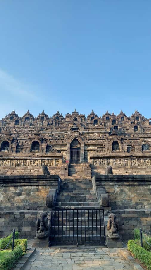 Sunrise Setumbu, Borobudur structure climbing and Prambanan - Price and logistics: what you really get for $36