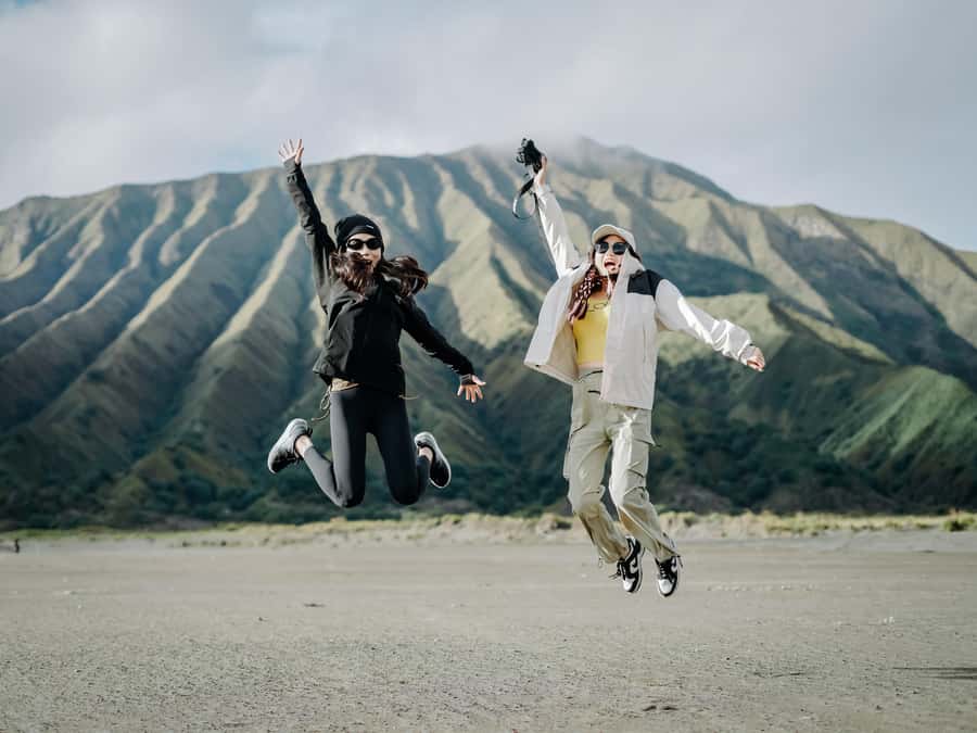 Surabaya: Budget Friendly Private Bromo Sunrise Tour - Pura Luhur Poten Gunung Bromo: breakfast time in a volcanic temple setting