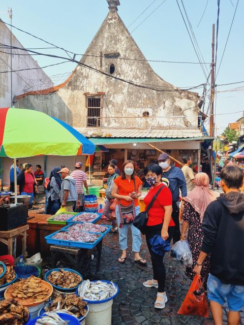 Surabaya Historiculture Private Day Tour - Stop 3: Sunan Ampel Great Mosque + the food market block (about 45 minutes)