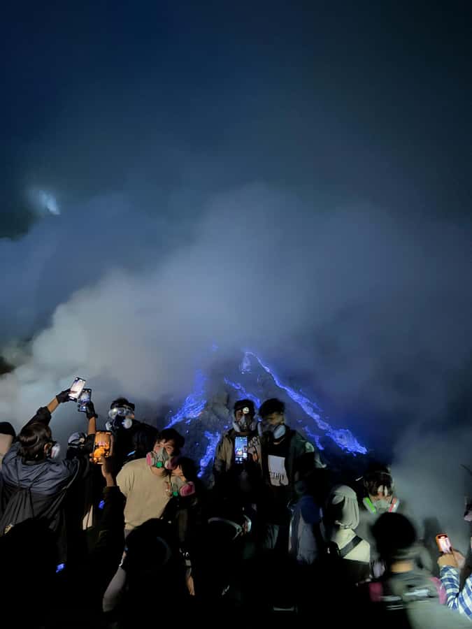 Surabaya: Madakaripura Waterfall, Bromo, and Ijen 3-Day Tour - Day 3: Midnight Mount Ijen Hike for the Blue Flame (And the Reality Check)