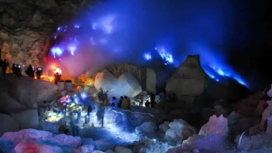 Surabaya/Malang: 3-Day Tumpak Sewu Bromo Ijen Volcano Tour - Tumpak Sewu: The 200-Meter Waterfall Curtain Stop
