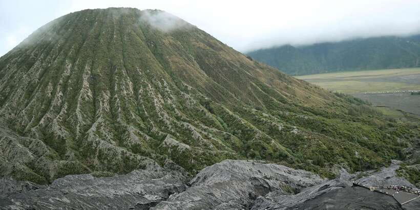 Surabaya / Malang: Bromo Afternoon Ultimate Tour - Savannah, Black Sand, and the Volcanic Texture Stops