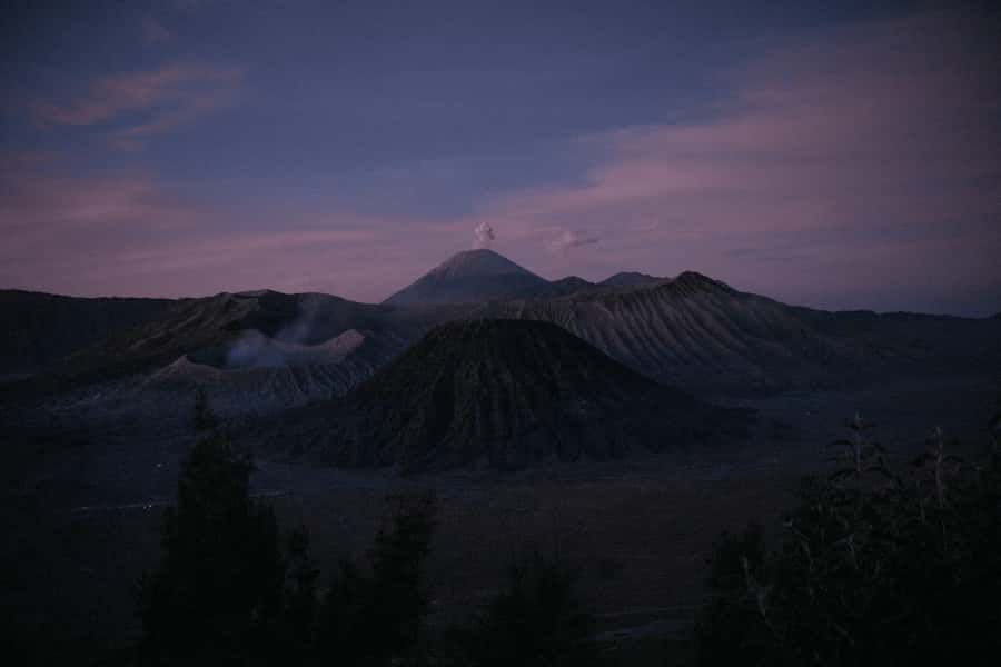 Surabaya/Malang : Mount Bromo and Tumpaksewu Waterfall Tour - Should You Book This Surabaya/Malang Bromo + Tumpak Sewu Tour?