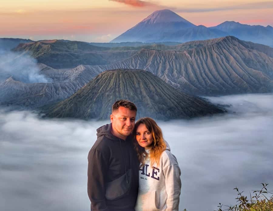 Surabaya: Mount Bromo Sunrise Shared Tour all Included - Penanjakan vs. Kingong Hill: the sunrise views you came for