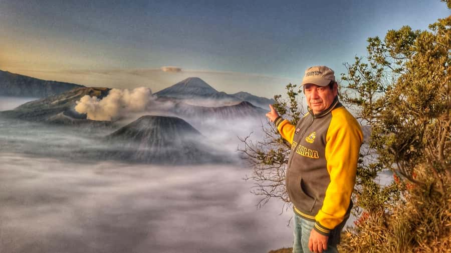 Surabaya: Mount Bromo Sunrise Shared Tour all Included - Trek to the Bromo crater edge and the trembling sound