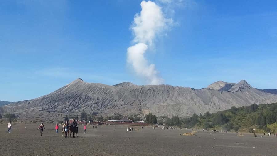 Surabaya or Malang : Bromo, Tumpaksewu waterfall in 2 days - Penanjakan at 2:00 AM: how Bromo sunrise actually works