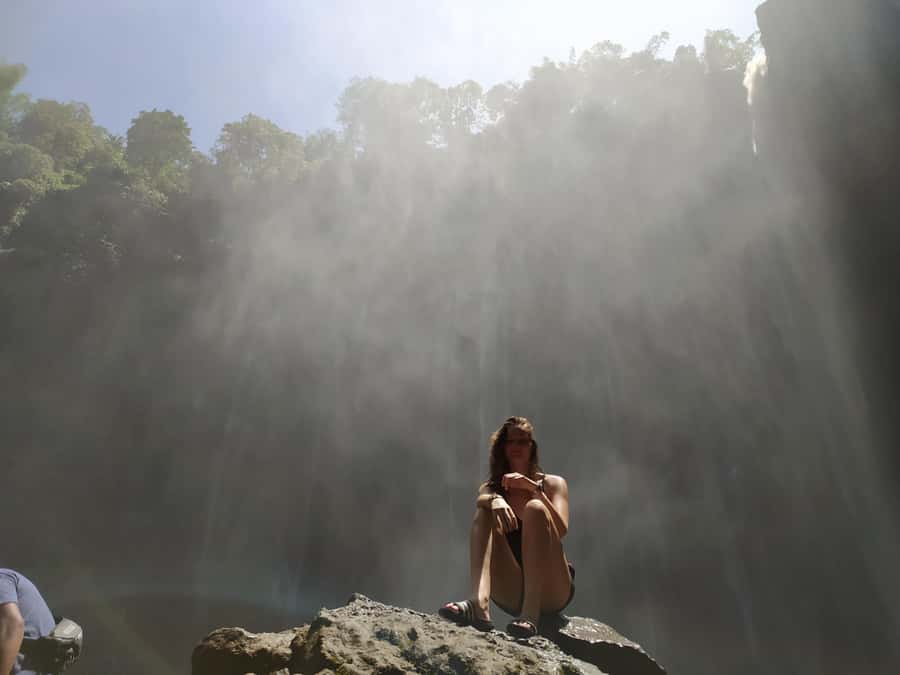 Surabaya or Malang: Tumpak Sewu Waterfall Share Guided Tour - First contact: briefing, prep, then the trek rhythm starts