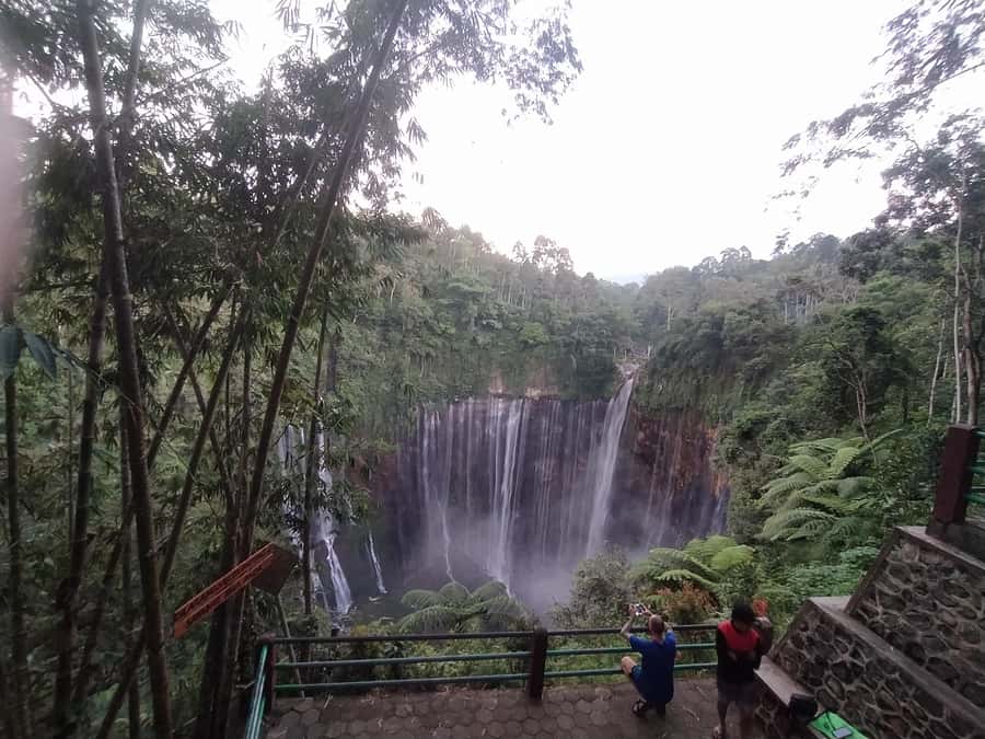 Surabaya or Malang: Tumpak Sewu Waterfall Share Guided Tour - Getting picked up in Surabaya or Malang (and what that means for timing)