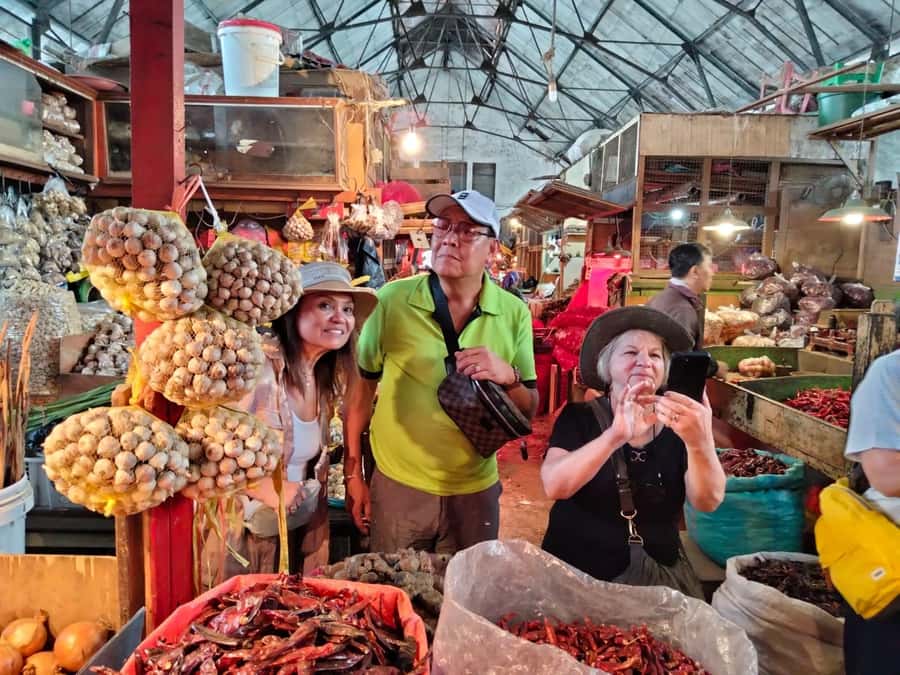 Surabaya Private Tour with Lunch - Arab Town, Mosques, Temples, and Historic Buildings: What You’ll Actually See