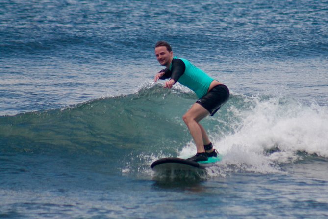 Surf Lesson Gili Trawangan - Semi-private coaching: why 1 instructor to 4 students matters