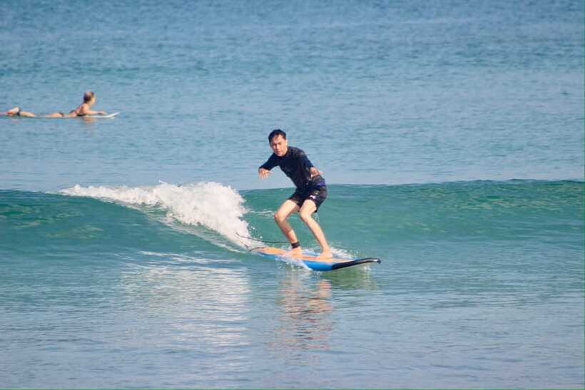 Surfing Class for Beginners Legian Beach Bali - Where to wait and recover: parking, cafes, and warungs nearby