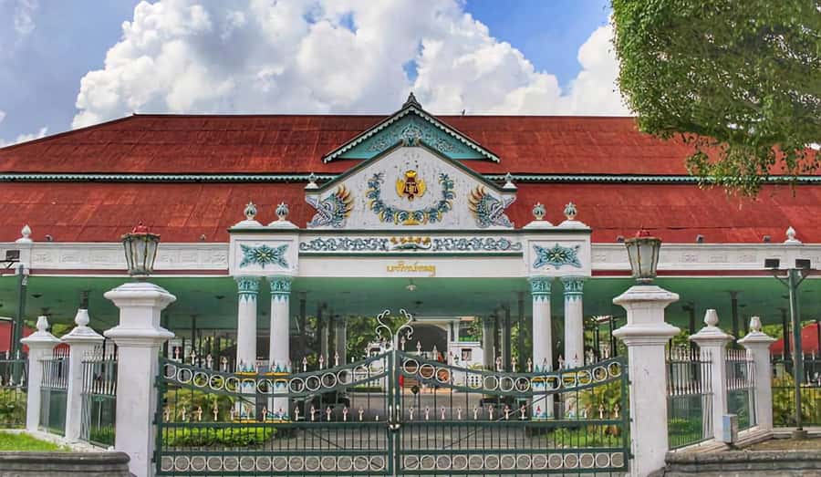 Taman sari water castle, sultan palace & local food tasting - Key things worth your attention