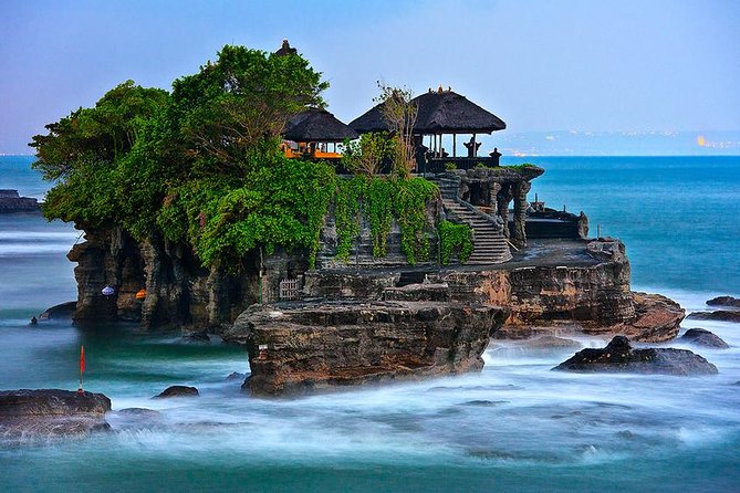 Tanah Lot and North Bali Tour: Scenic Journey - Stop 1: Ulun Danu Beratan, a lakeside temple with a volcanic backstory