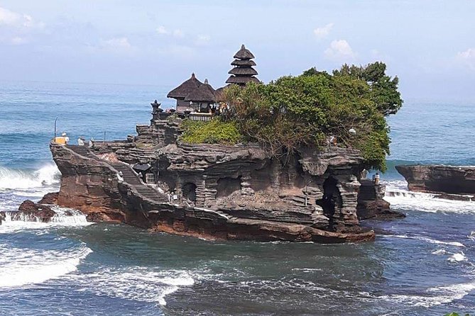 Tanah Lot And Ubud - Full Day Private Tour - Tanah Lot Temple and Batu Bolong: the ocean-temple moment