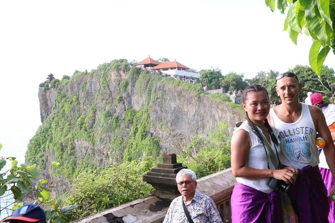 Tanah Lot and Uluwatu Temple Tour Including Seafood Dinner at Jimbaran Beach - A late-afternoon temple-to-beach plan that saves you effort