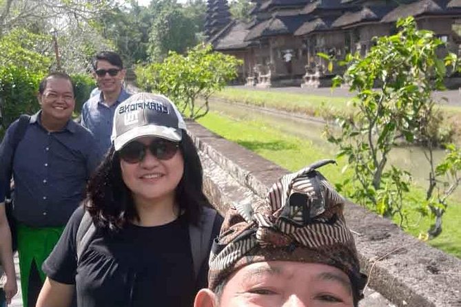 Tanah Lot Bali Temple Sunset Small Group Tour – Half Day - Practical dress code and temple etiquette (the part that trips people up)