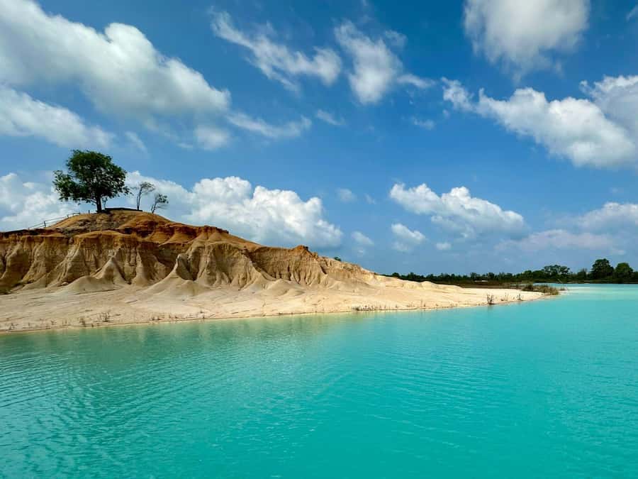 Teluk Sebong: Bintan Desert and Blue Lake Trip - Stop at the Blue Lake: where your camera will earn its keep