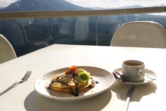 The Amora Bali Kintamani Resto with Mount Batur View - Service and self-service: warm staff, mixed kitchen pacing