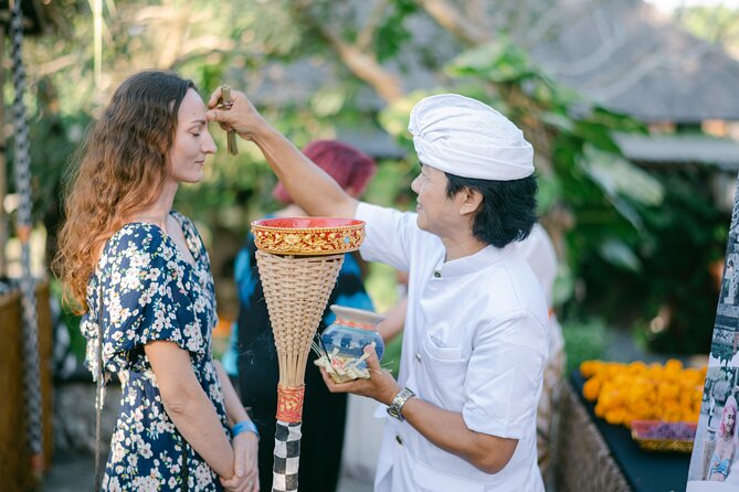 The Balinesia Lu'au - 'A Kampung Bali Experience & Dinner Show' - Ogoh-ogoh parade and the life-size effect