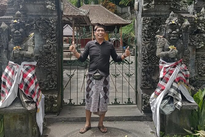 The Fantastic East Of Bali Private Guided Tour - Lunch with a volcano view at Lereng Agung