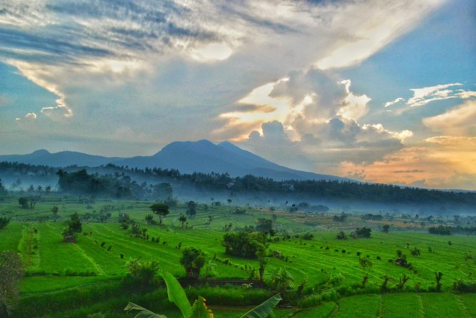 The Gates of Heaven Lempuyang Tours All Inclusive - Tour vibe: guided, organized, and friendly on the ground