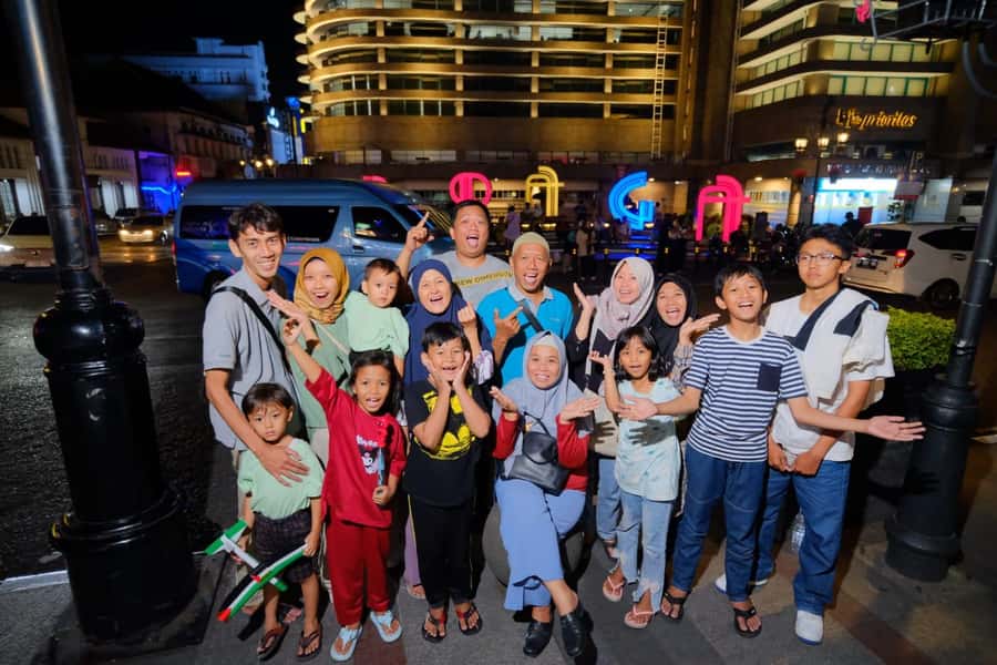 The heart of Bandung and Grand Mosque Guided Walking Tour - Price and Value: What $15 Actually Buys You