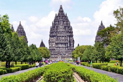 The Hindu Realms of the Prambanan - What you’ll see first: main temples and the feeling of sacred geometry