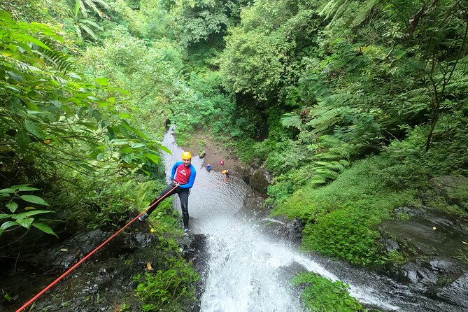 The Natural Canyoning in Alam Canyon - The full day schedule, from 6:00am pickup to lunch finish