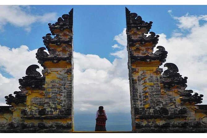 Tour Gate of Heaven at Lempuyang Temple - Blue Lagoon Snorkeling with lunch - Lempuyang Temple and the Gate of Heaven: Photos, crowds, and the walk up