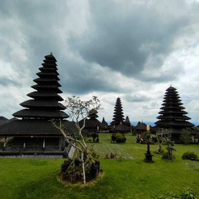 Tour the island of Bali with expert tour guides in Spanish. - Pacing, Comfort, and What the Day Feels Like