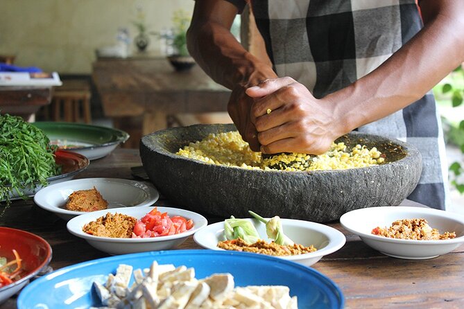 Traditional Balinese Meal in Ubud in Dewa's Family Village Home - Key highlights