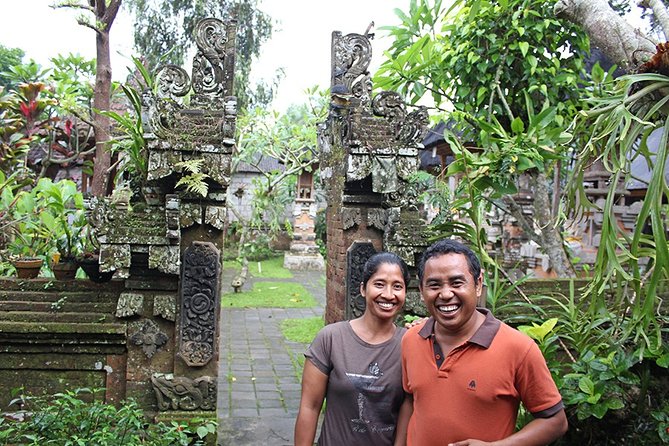 Traditional Balinese Meal in Ubud in Dewa's Family Village Home - Ubud dinner starts with their compound, not a restaurant