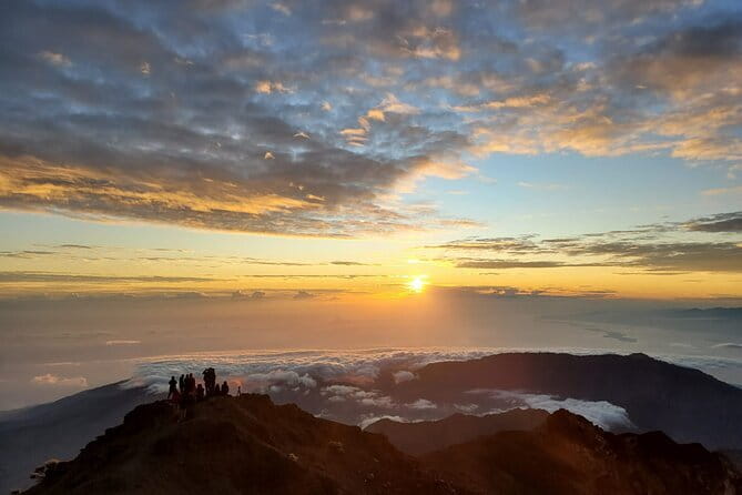 Trekking Mt. Rinjani 2D1N Via Sembalun - Crater Rim - Summit - Day 1 in Lombok and Senaru: Waterfall time and a calm setup