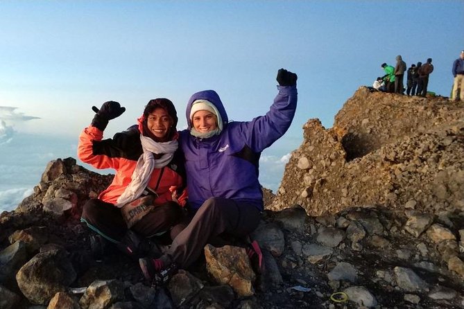 Trekking Rinjani Mountain Summit 2 Days 1 Night - Em Adventure - Getting from Lombok to Sembalun: Pickup and Hotel Night