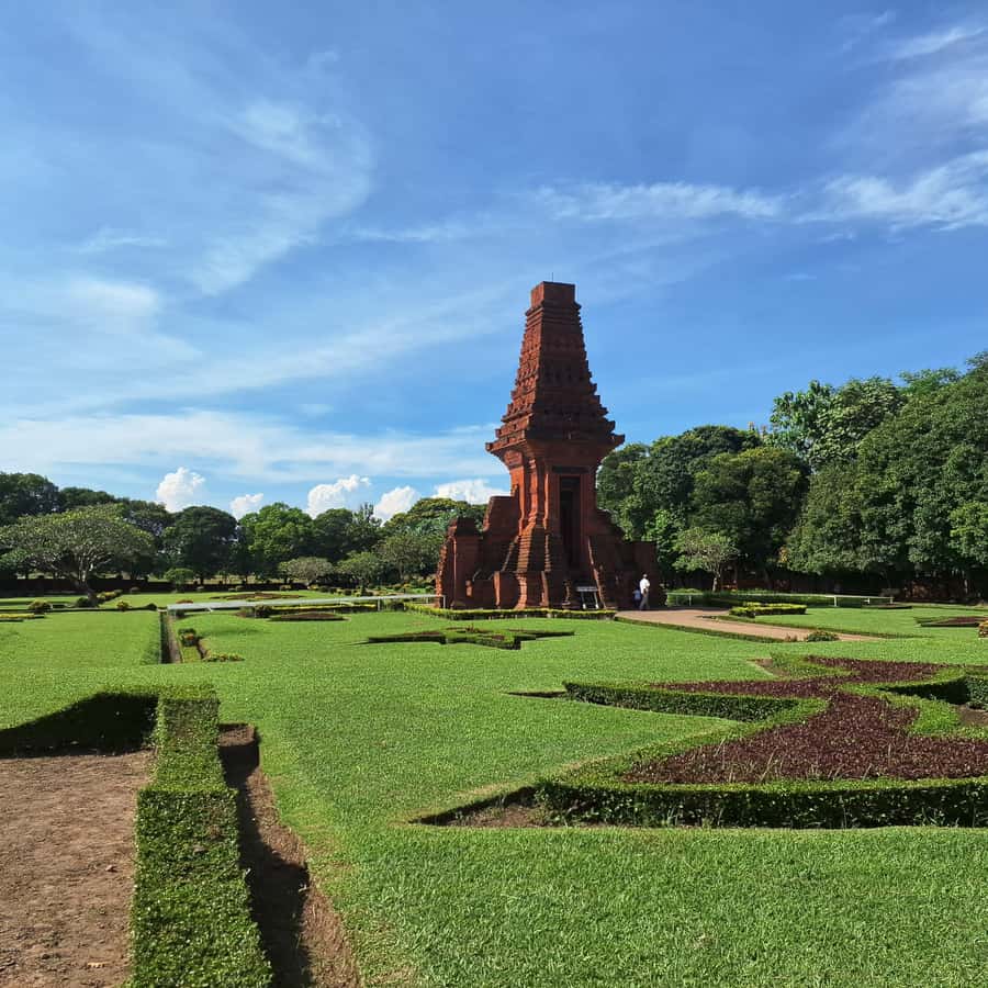 Trowulan Tour Ruin of Majapahit Kingdom - Price and what $83 buys you in real terms