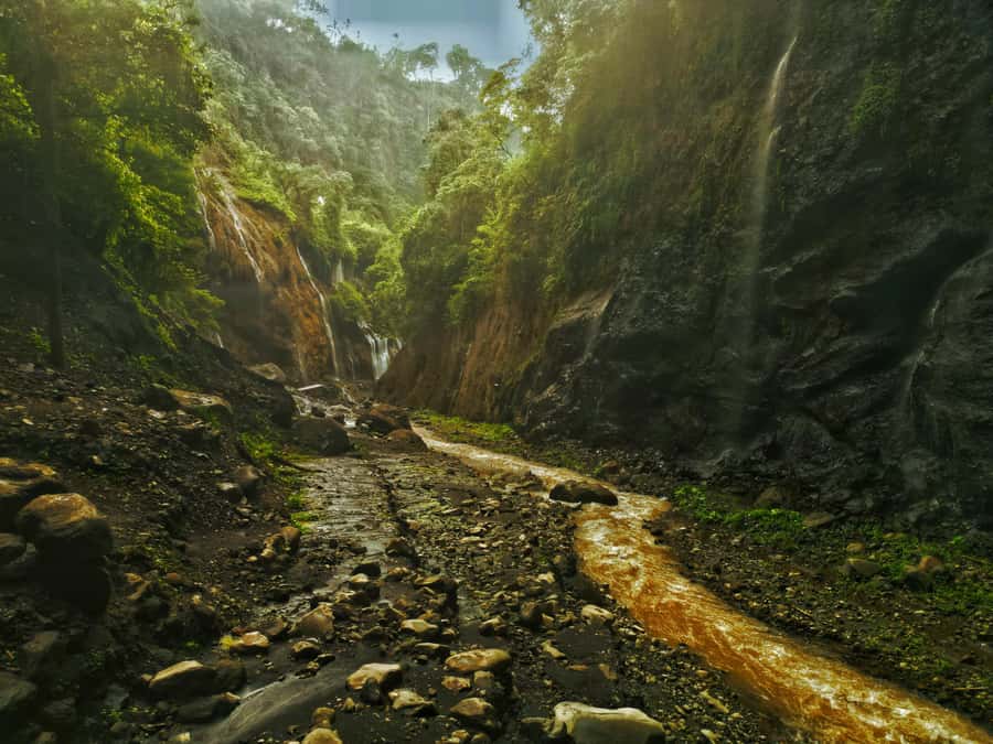 Tumpak Sewu: 1 Day Private Trip from Malang or Surabaya - Trekking Reality: Distance, Stairs, and How to Dress for Success