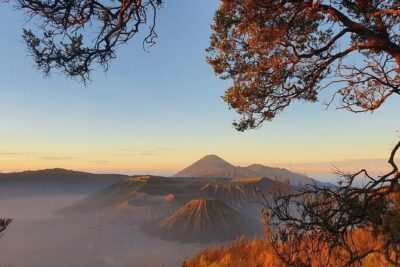 TUMPAK SEWU and VOLCANO from Malang : 3 Days - Mount Bromo sunrise day: 03:00 starts, Seruni views, and sand + crater time