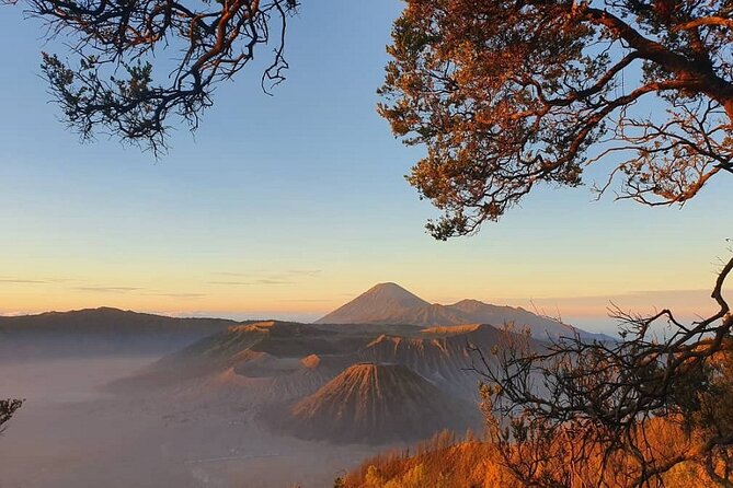 TUMPAK SEWU and VOLCANO from Malang : 3 Days - Mount Bromo sunrise day: 03:00 starts, Seruni views, and sand + crater time