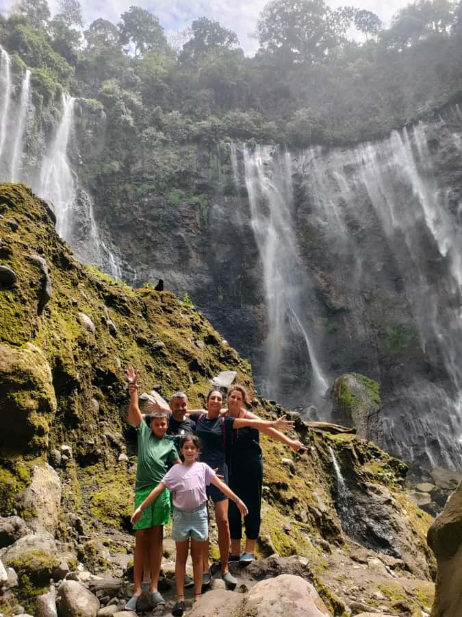 Tumpak Sewu Waterfall Tour start from Malang - 1D - Driver and guide: what you can expect (and what to confirm)