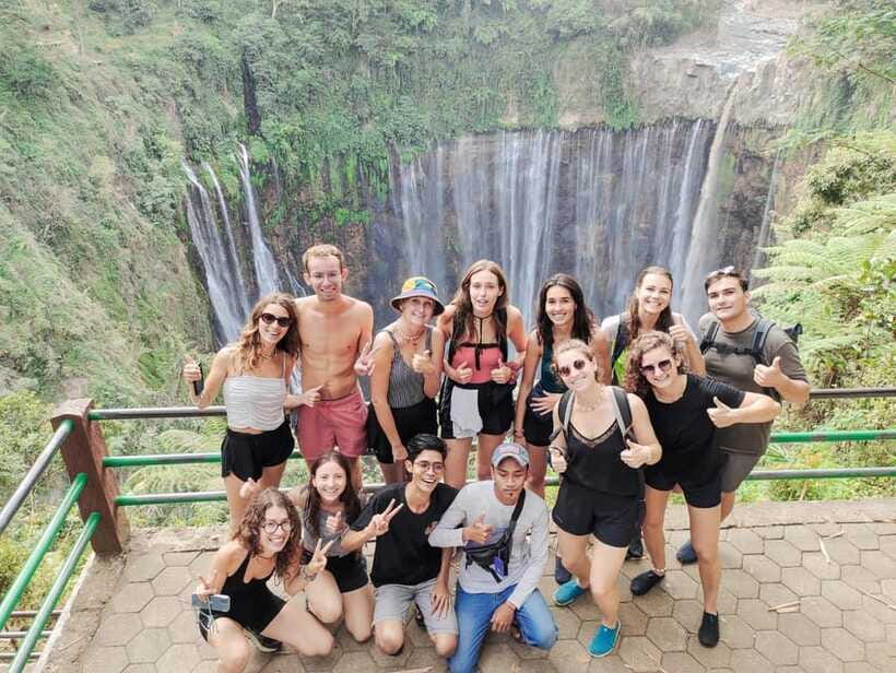 Tumpaksewu Day Tour with Guided Option - Tumpaksewu Waterfall Stop: How the Guided Walk Shapes Your Experience